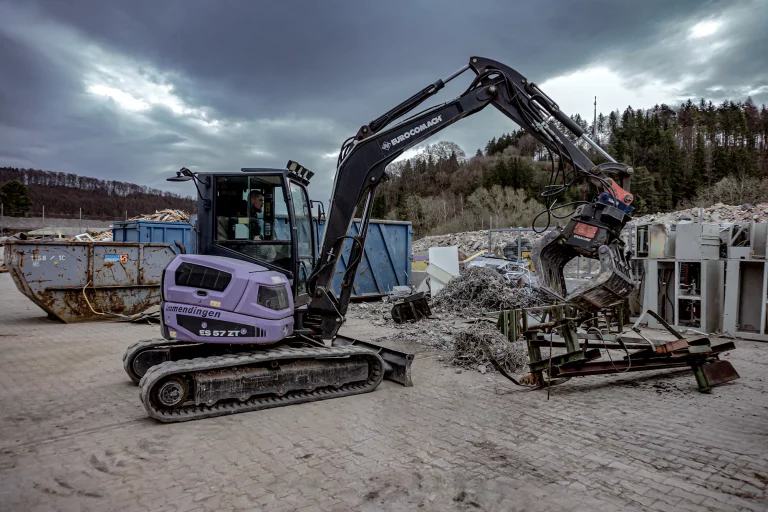 Zerkleinern und Recyclen mit großem Gerät